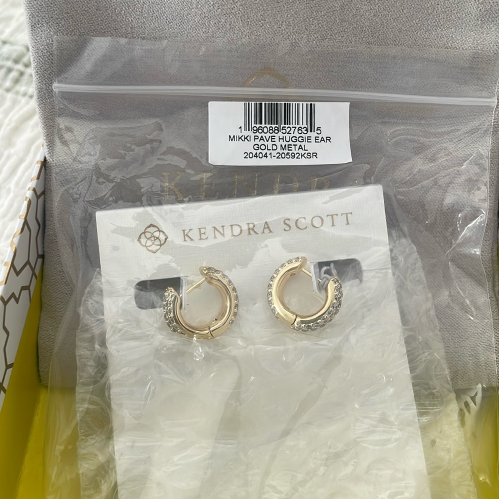 Kendra Scott Mikki Pave earrings NIB